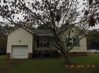 230 Livingston Ln, Clinton, NC 28328
