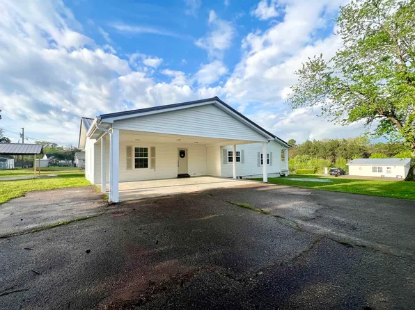 127 Carroll St, Adamsville, TN 38310