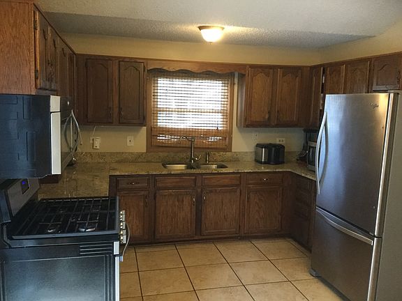 5th image of 8427 S 83rd Ave