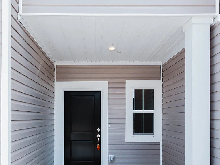 402 Tiliwa St — Photo 2