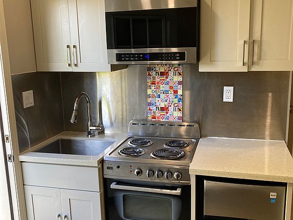 2nd image of 470 Justin Dr