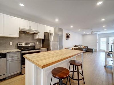 909 Reinli St APT 135, Austin, TX, 78751