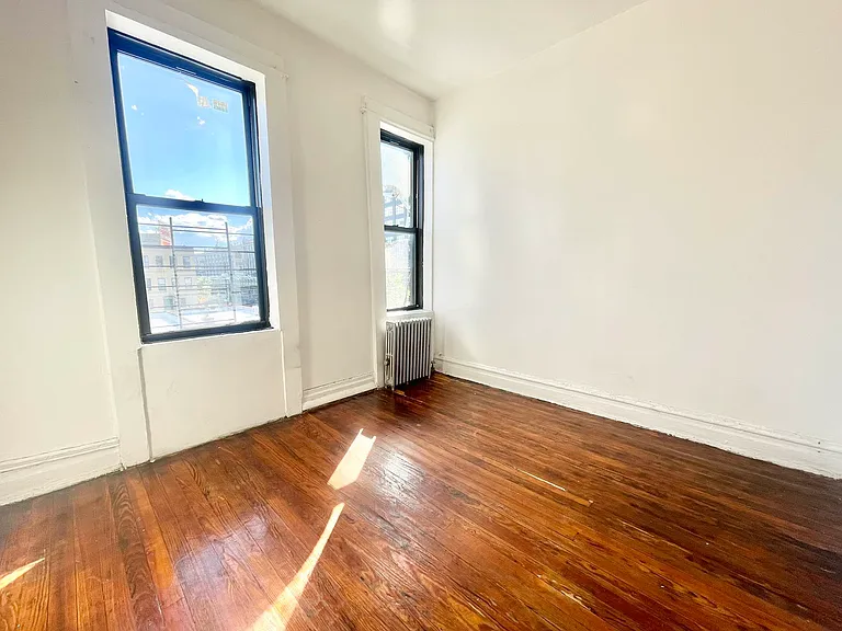 124 31st St #3R — Photo 7
