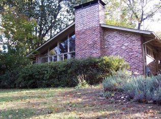 561 Valley Ln, Sandy Springs, GA 30328