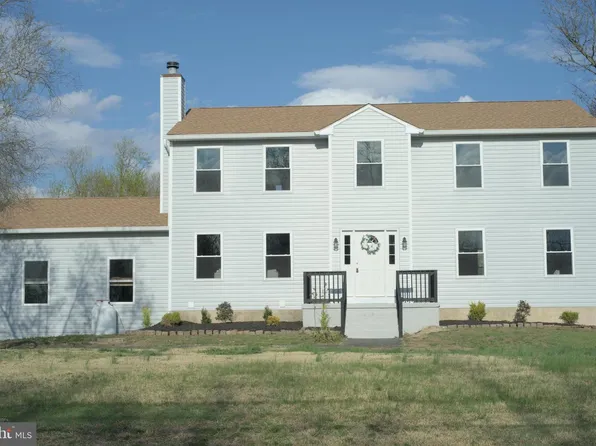 78 W Tomlin Station Rd, Mickleton, NJ 08056