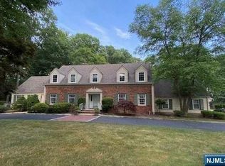 527 Eastgate Rd, Ho Ho Kus, NJ 07423