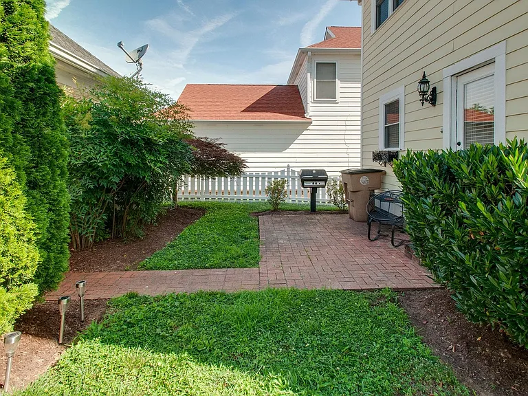 424 Patina Cir — Photo 23