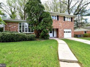 6612 Greyswood Rd, Bethesda, MD 20817