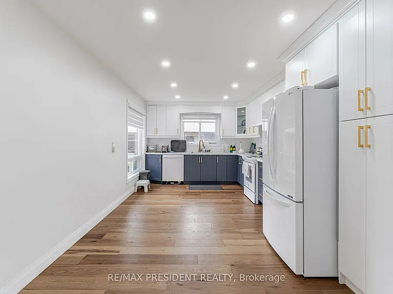 13 Panorama Cres — Photo 12