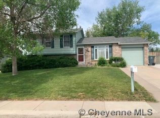 4012 Rangeview Dr, Cheyenne, WY 82001