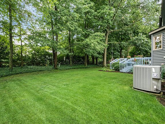 3rd image of 1004 Oakshade Dr