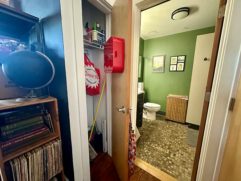 1 Westinghouse Plz #C324 — Photo 15