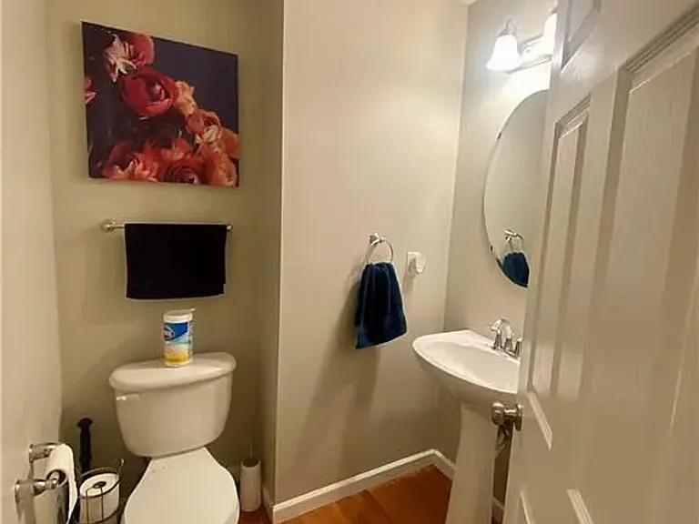 5579 Wyandra Dr — Photo 10