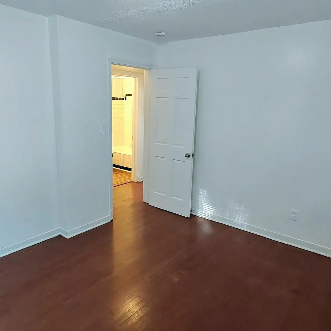 1 bed, 1.0 bath, 550 sqft, $1,700 — Photo 4