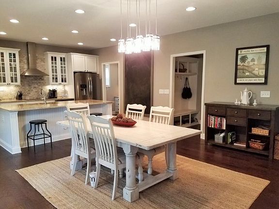 3rd image of 9817 Chesney Hills Ln