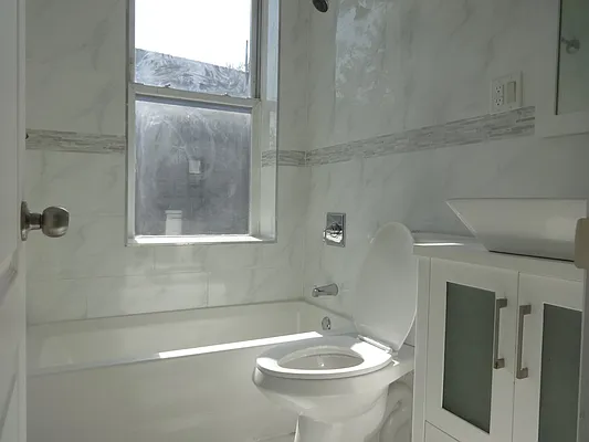 Rented by Blue Egg Realty Corp | media 34