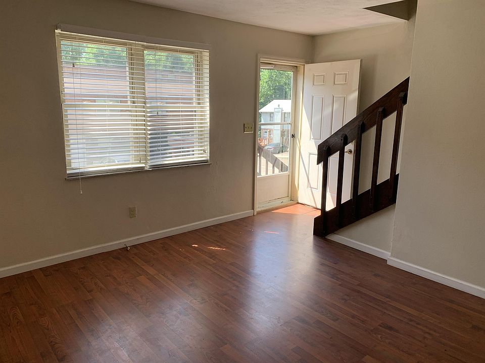 Entry to Living room view A
