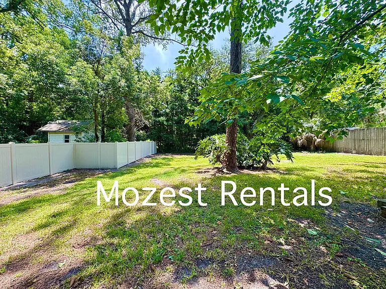 1736 Davidson St — Photo 6