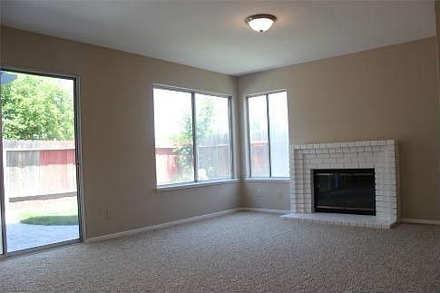 4th image of 629 Misty Meadow St