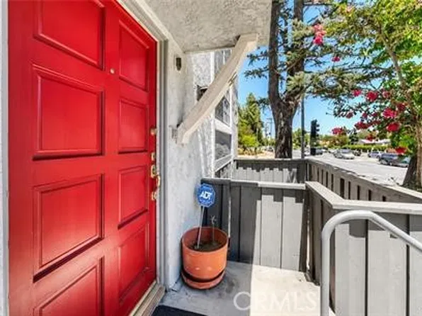 18100 Burbank Blvd, Tarzana, CA 91356