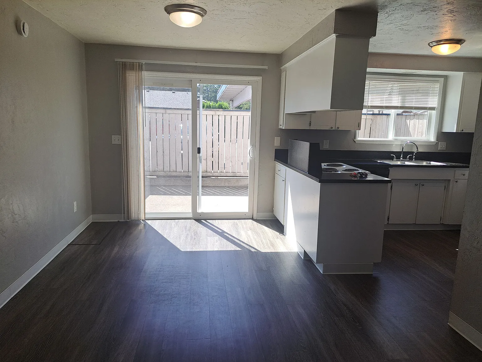 2 bed, 1.5 bath, 1115 sqft, $1,965 — Photo 4