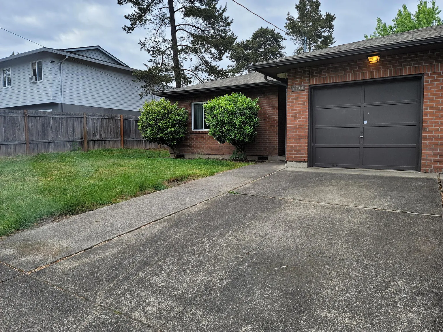 3 bed, 1200 sqft, $2,100 — Photo 1