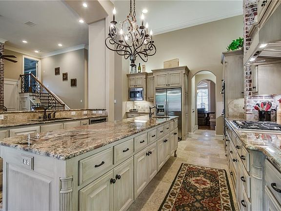 4th image of 4004 Sahara Ct