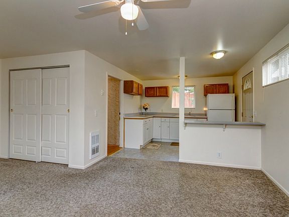 5th image of 216 Pecks Dr