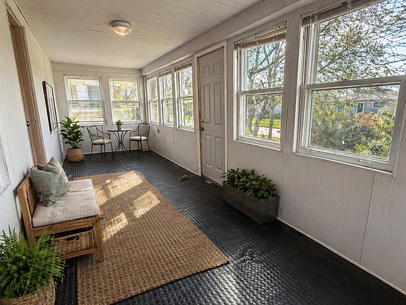 2nd image of 603 Greenbay Ave
