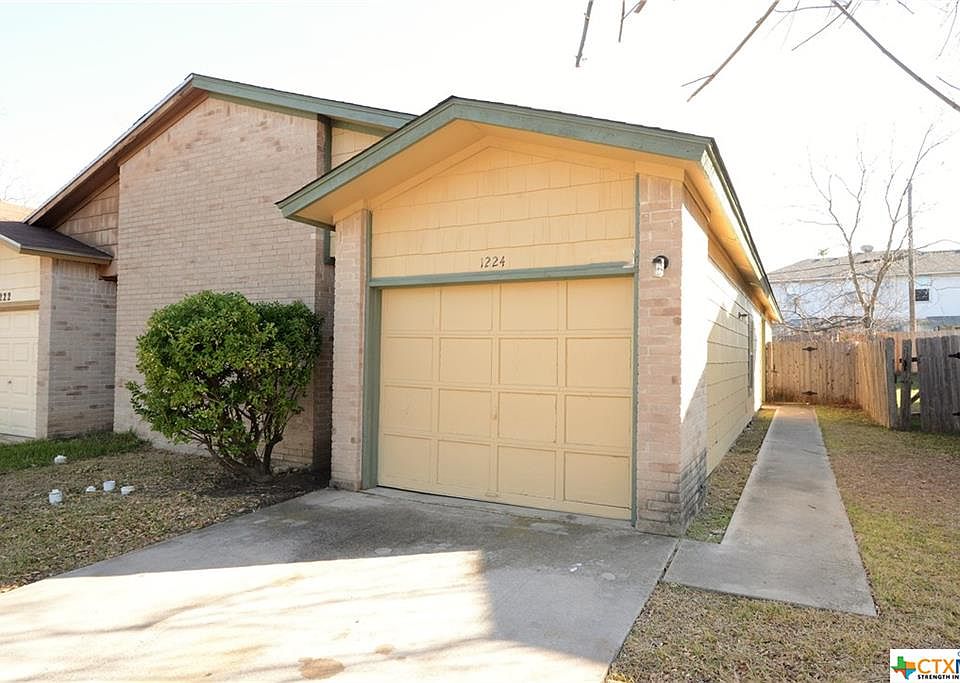 1st image of 1224 Royal Crest Dr