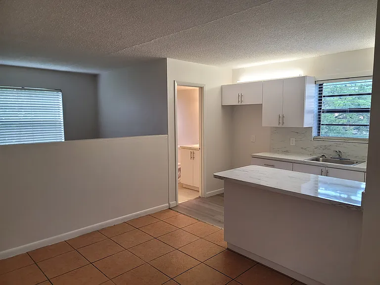 1041 SE Monterey Rd #B — Photo 10