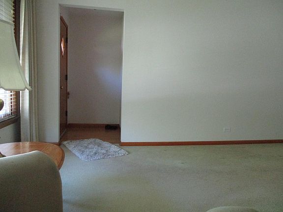 2nd image of 14440 Des Plaines St