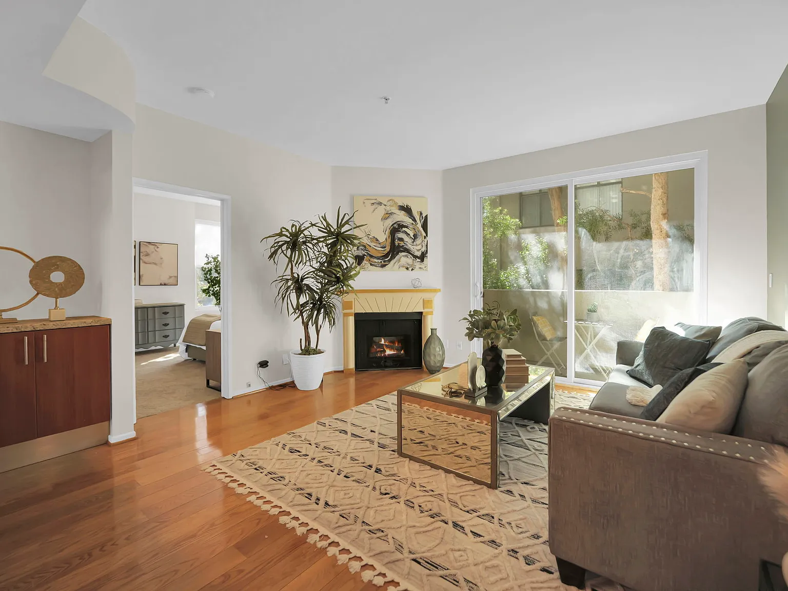 2 bed, 942 sqft, $2,850 — Photo 1