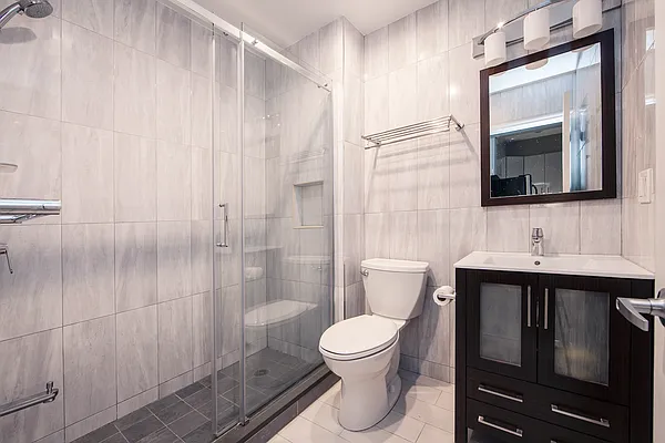 Rented by R New York | media 6