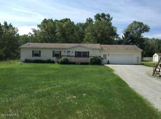 4065 E Skeels Rd, Holton, MI 49425
