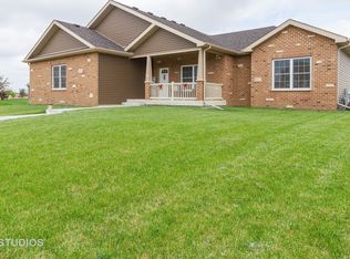 695 School Dr, Bourbonnais, IL 60914