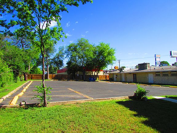 2nd image of 6641 San Pedro Ave #4