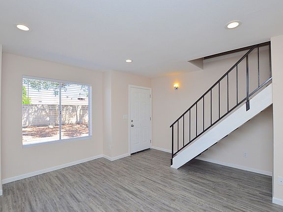 2nd image of 1418 E Knoll Cir APT 4