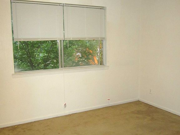 5th image of 1102 Harley Dr