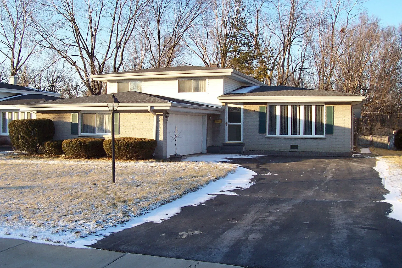9060 Shady Dr photo 1