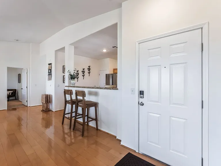 904 Duckhorn Ct #204 — Photo 9