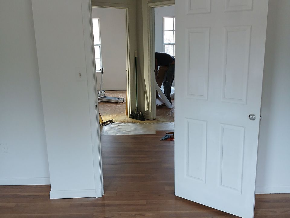1st image of 205 Potomac Hills Dr