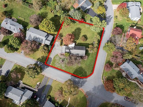 5th image of 1430 Dartmouth Dr