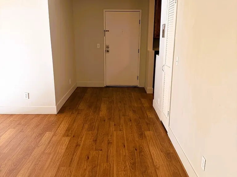 9700 Mountain Blvd — Photo 2