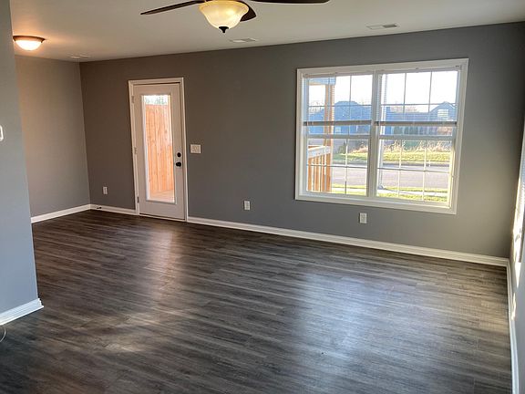 5th image of 3032 Golden Leaf Blvd