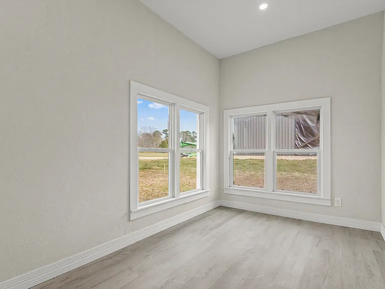 760 E Johnson St — Photo 12