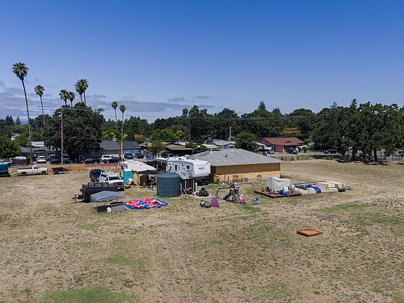 5th image of 2180 Corby Avenue