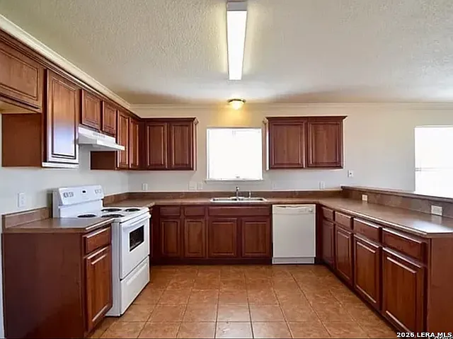 3 bed, 2.5 bath, 1456 sqft, $1,600 — Photo 2