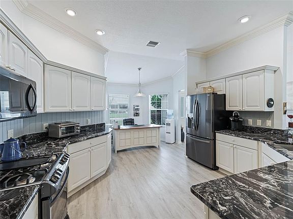 5th image of 16848 SE 85th Sapelo Ct