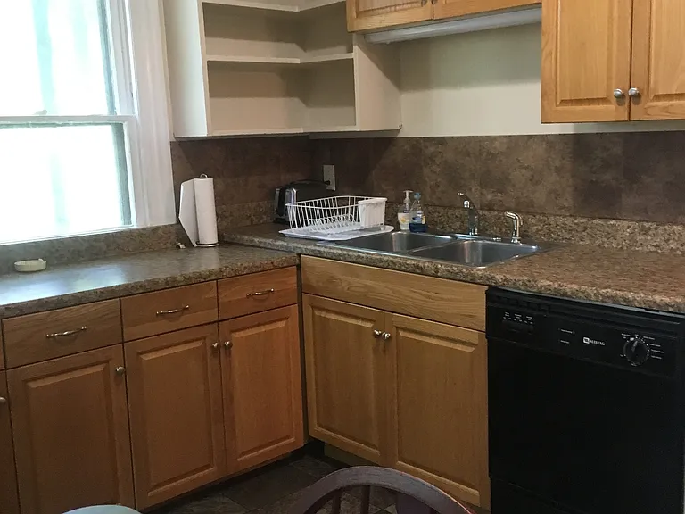115 Giles Street — Photo 10